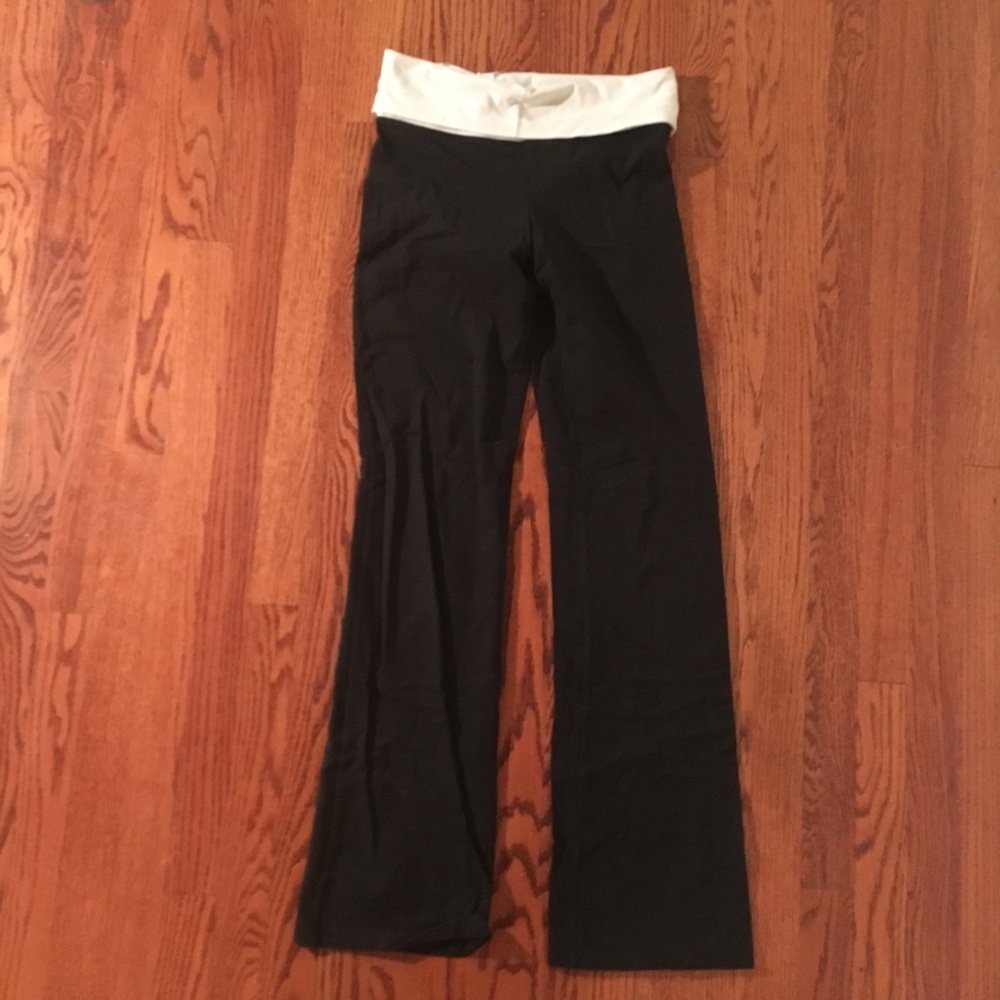 Victoria’s Secret PINK black boot cut yoga pants